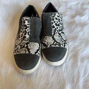 Stylish Black and White Womens Shoes